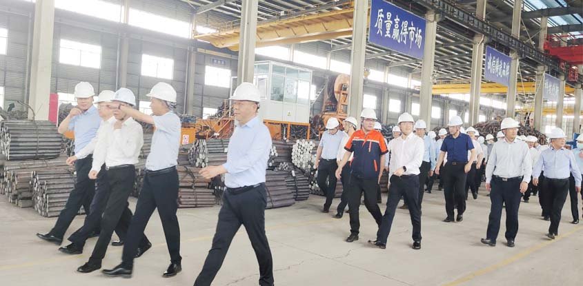泰興市委副書記,代市長劉文榮一行調研中運錨鏈(江蘇)有限公司